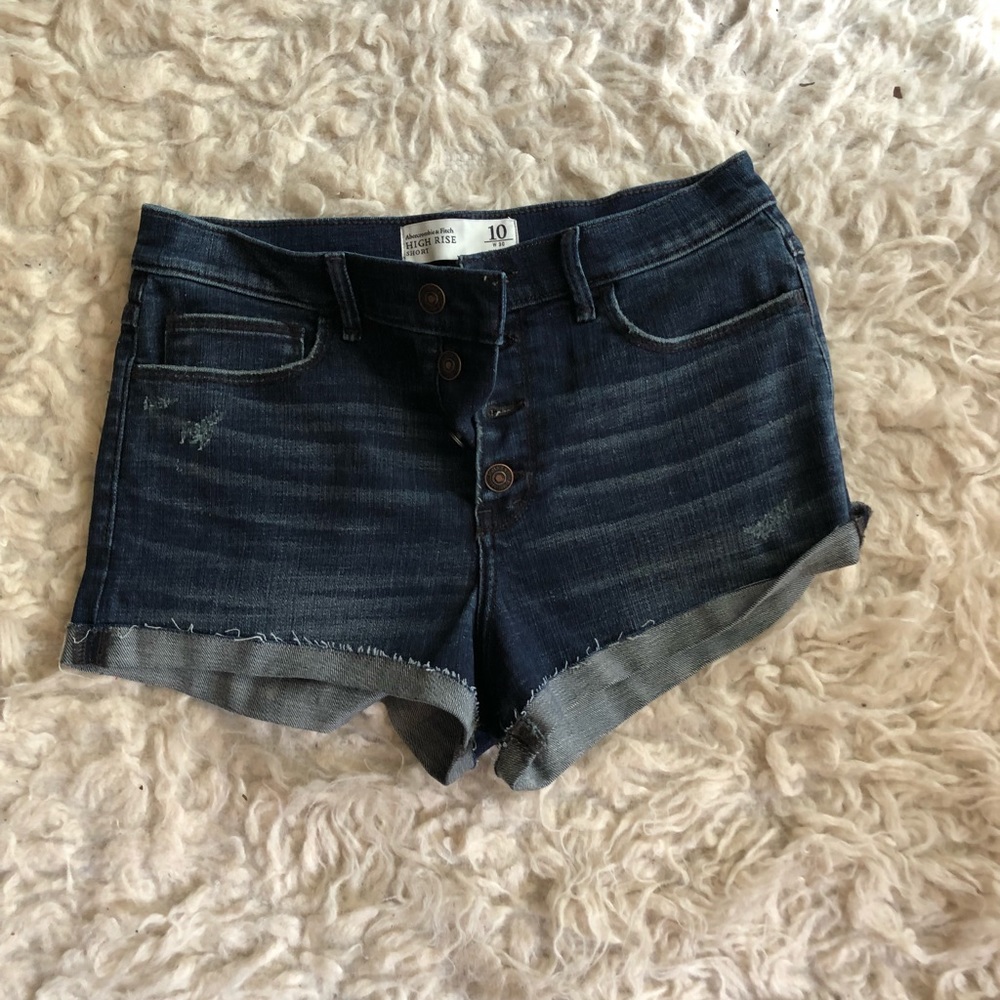 Abercrombie High Rise Shorts😋